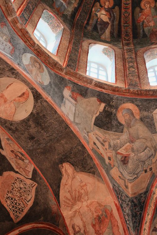 Free Detailed frescoes depicting religious scenes on an Orthodox church dome, showcasing artistic heritage Stock Photo
