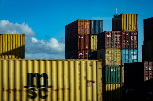 Intermodale Containers In Verschillende Kleuren