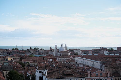 A view of the city of venice from a rooftop