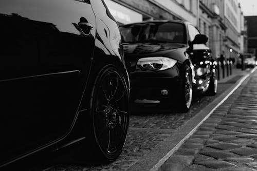 Ilmainen kuvapankkikuva tunnisteilla BMW, kaikki mustaa, musta-auto