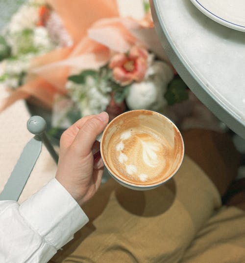 bouqet, café, coffe içeren Ücretsiz stok fotoğraf