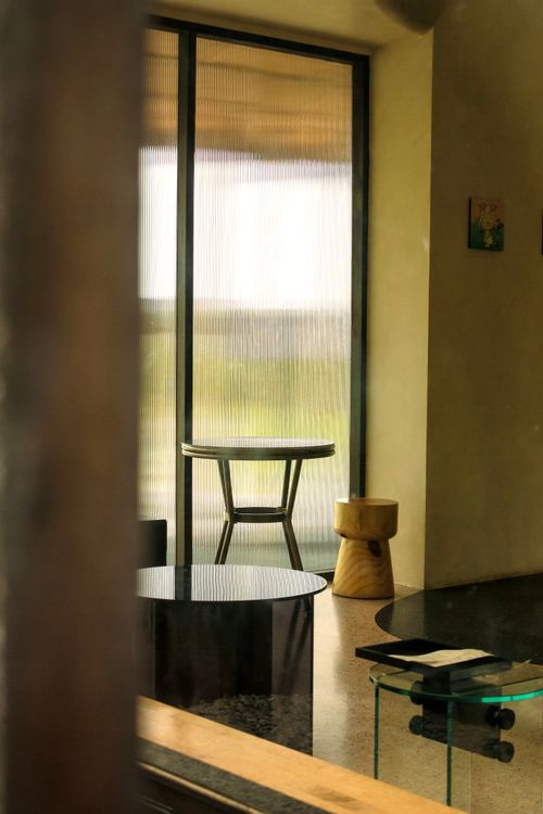 Free Capture of a modern apartment with stylish furniture and natural light. Stock Photo