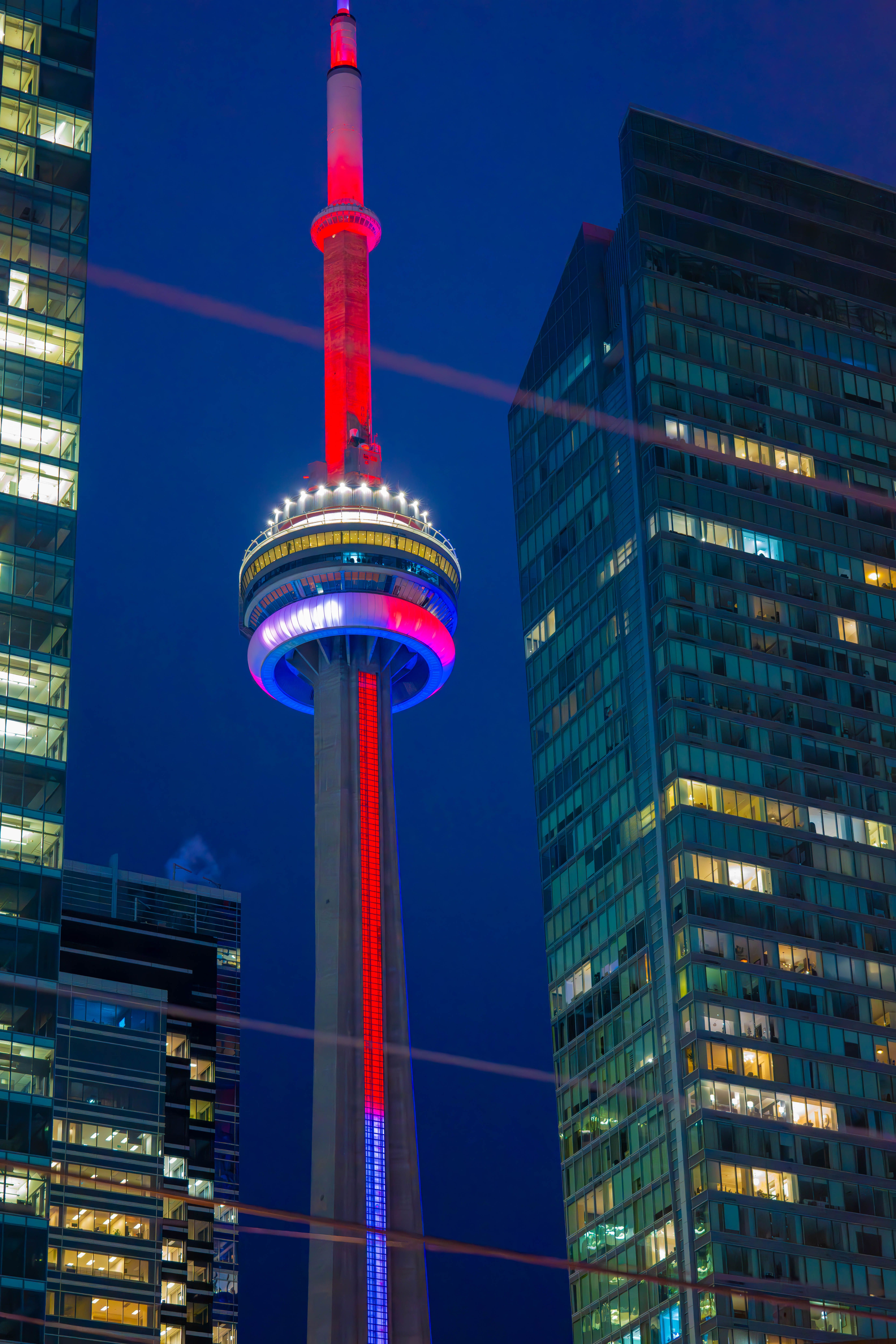 CN Tower in Toronto at Night · Free Stock Photo