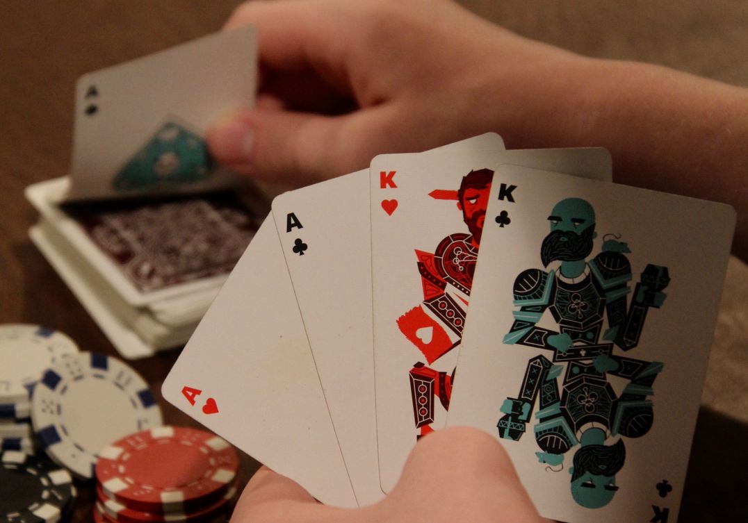 Online Casino: Spielautomaten und Live-Spiele im Überblick