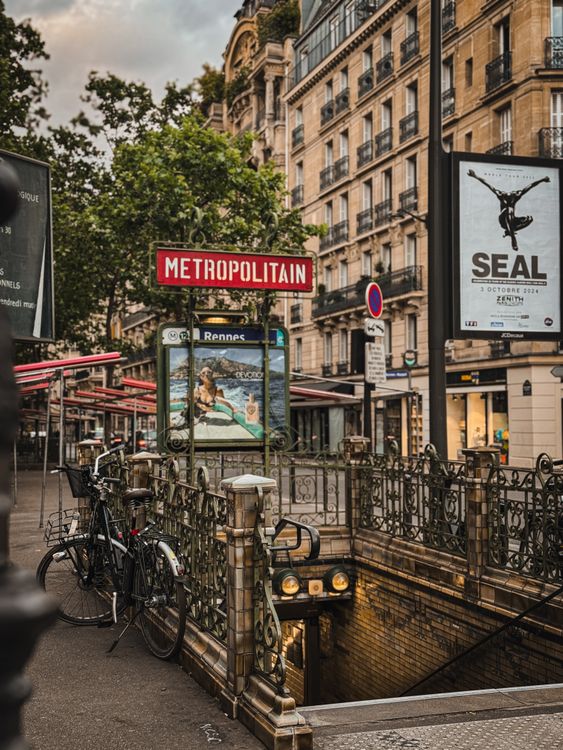 Entrance to Metro in Paris · Free Stock Photo