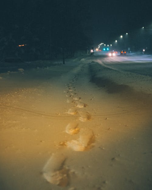 Kostenloses Stock Foto zu fallender schnee, michigan, nacht
