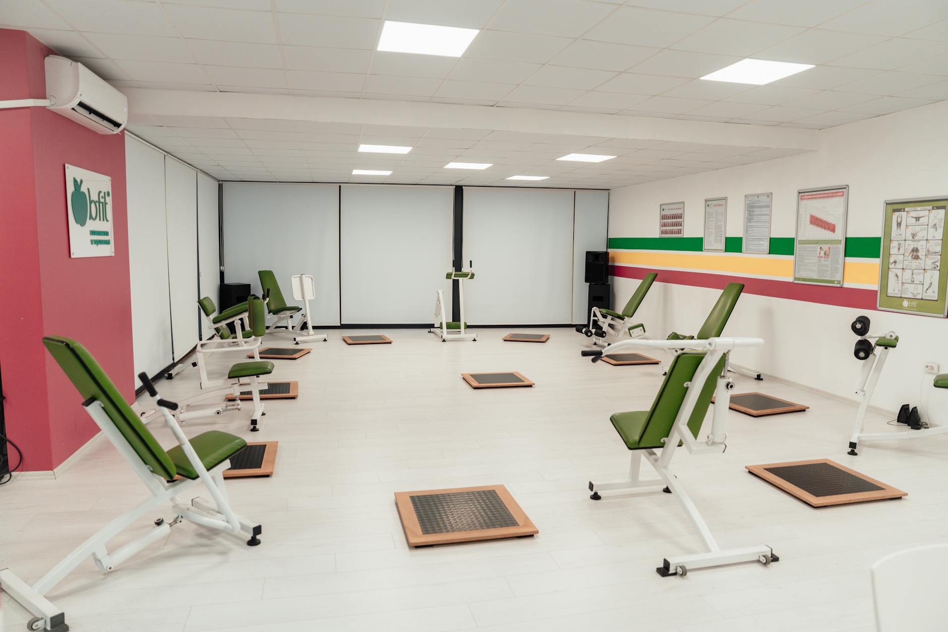 Vantage Health and Rehab of Chelmsford: Premier Care & Rehabilitation Services 4 https://www.pexels.com/photo/white-room-with-workout-equipment-25596892/