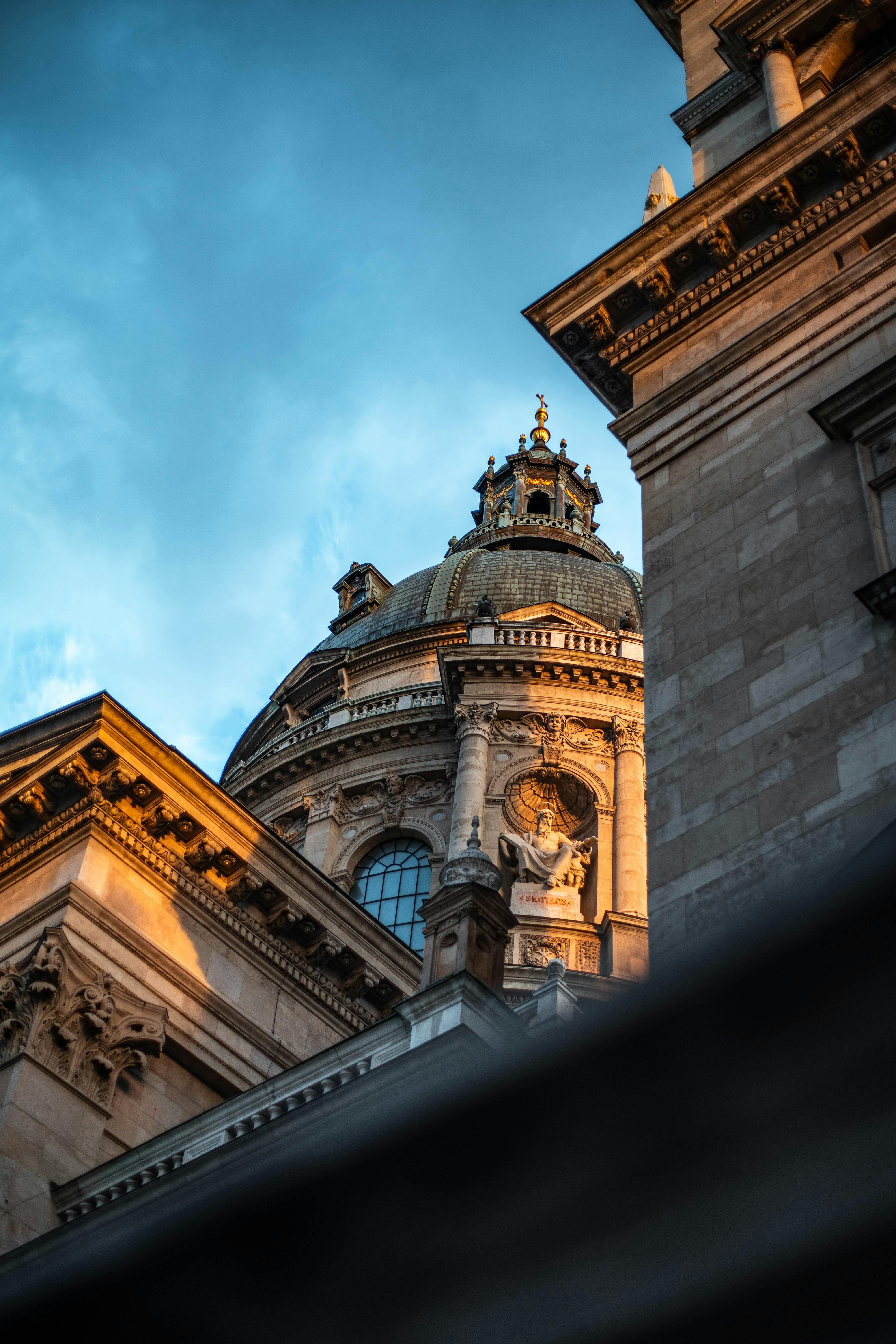 Teknik Pahat Batu yang Memukau