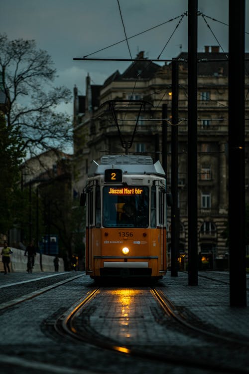 Foto d'estoc gratuïta de Budapest, carrer, carrers de la ciutat