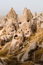 探索土耳其卡帕多西亚令人惊叹的地质构造和洞穴住宅
