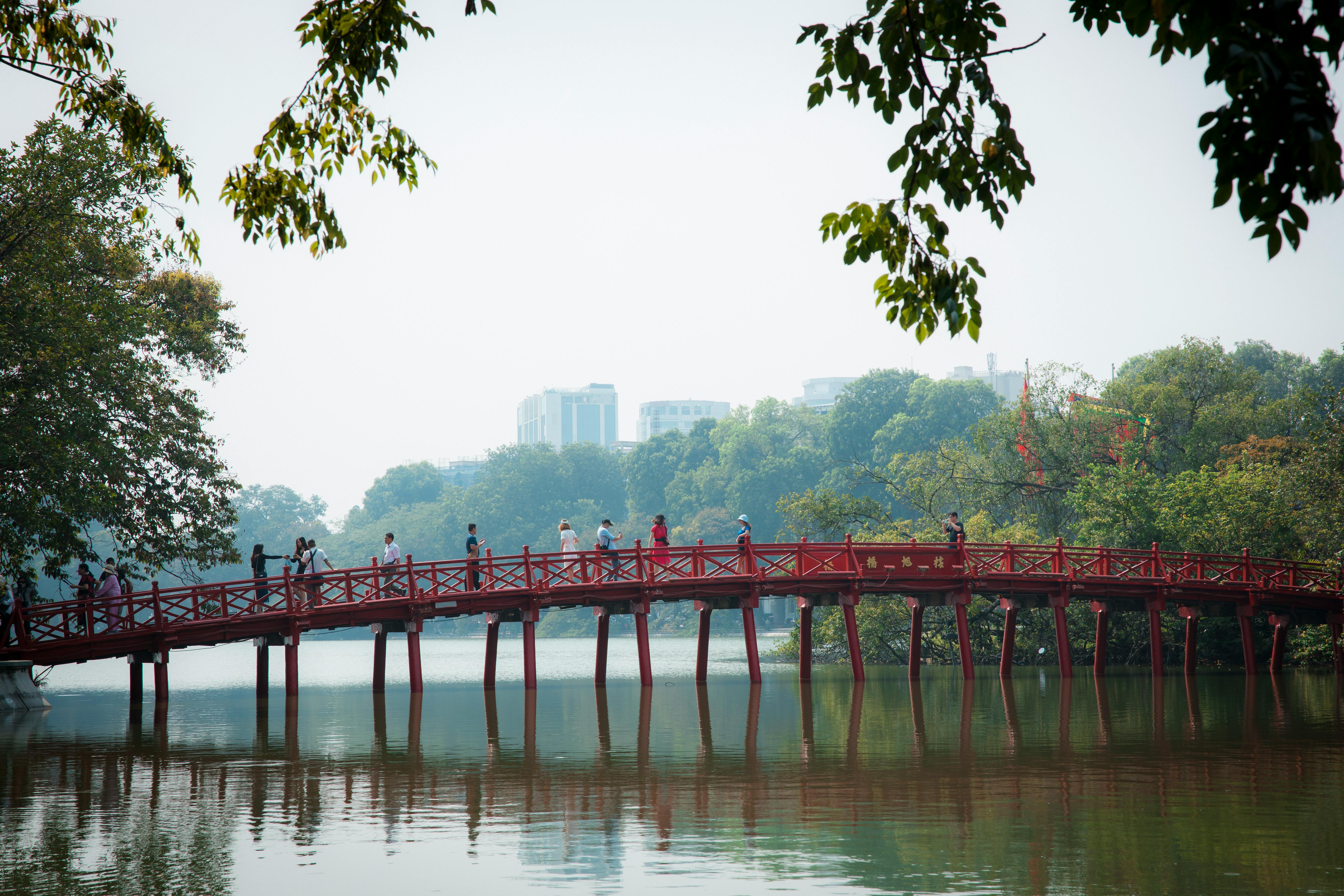 Lakefront & Gardens Walk
