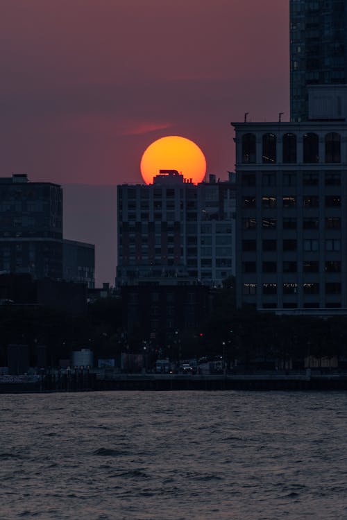 夕日を背景, 夕景, 夕焼けの無料の写真素材