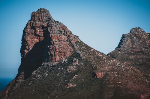 Free Breathtaking view of dramatic mountain peaks in Cape Town under a clear blue sky. Stock Photo