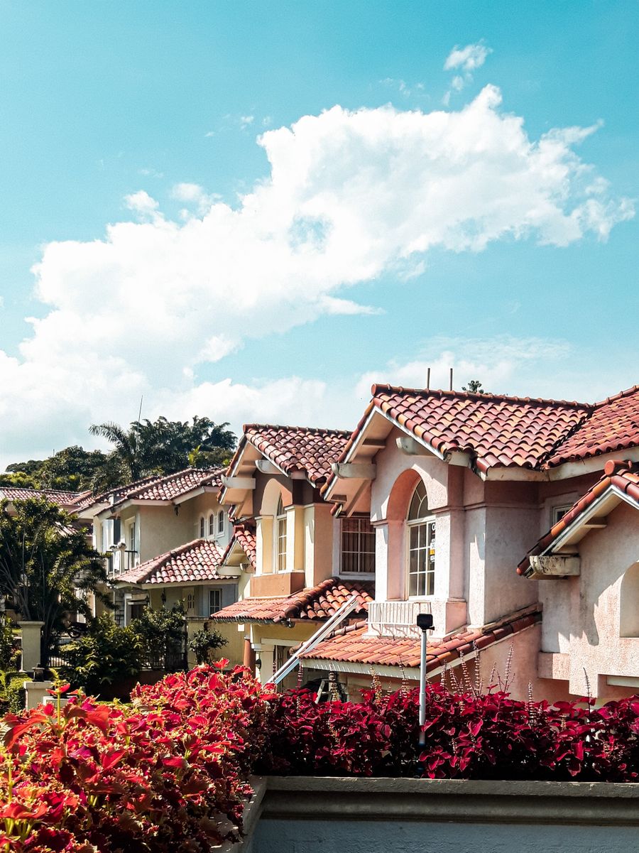 Sustainable Luxury: Eco-Friendly Estate Design