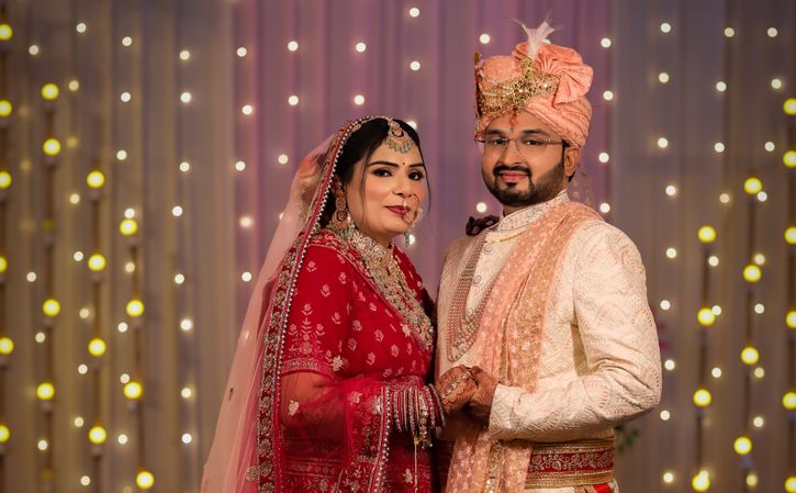 Online dating: starting a conversation on a niche platform