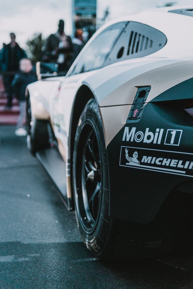 Mobil 1 Photos, Download The BEST Free Mobil 1 Stock Photos & HD Images