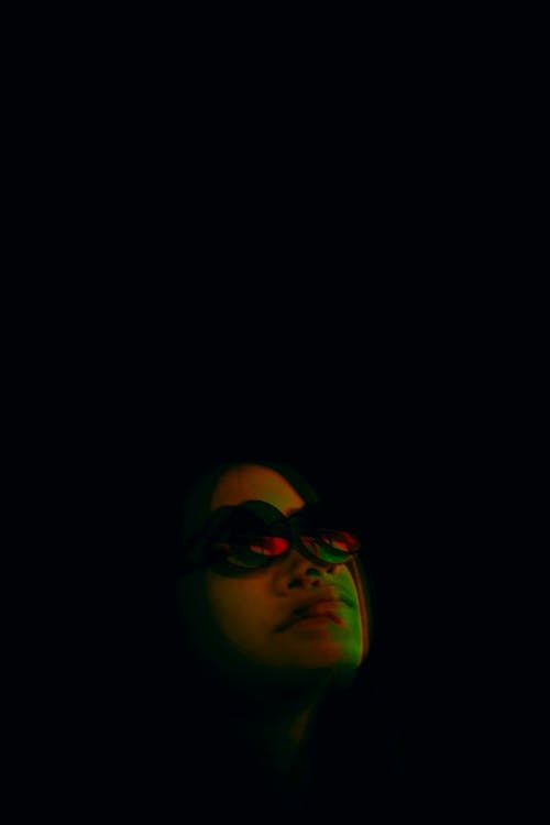 Vrouw Met Zwarte Zonnebril