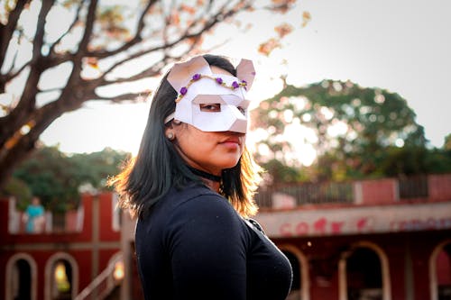 The Best Travel Eye Masks For Sleeping On A Plane