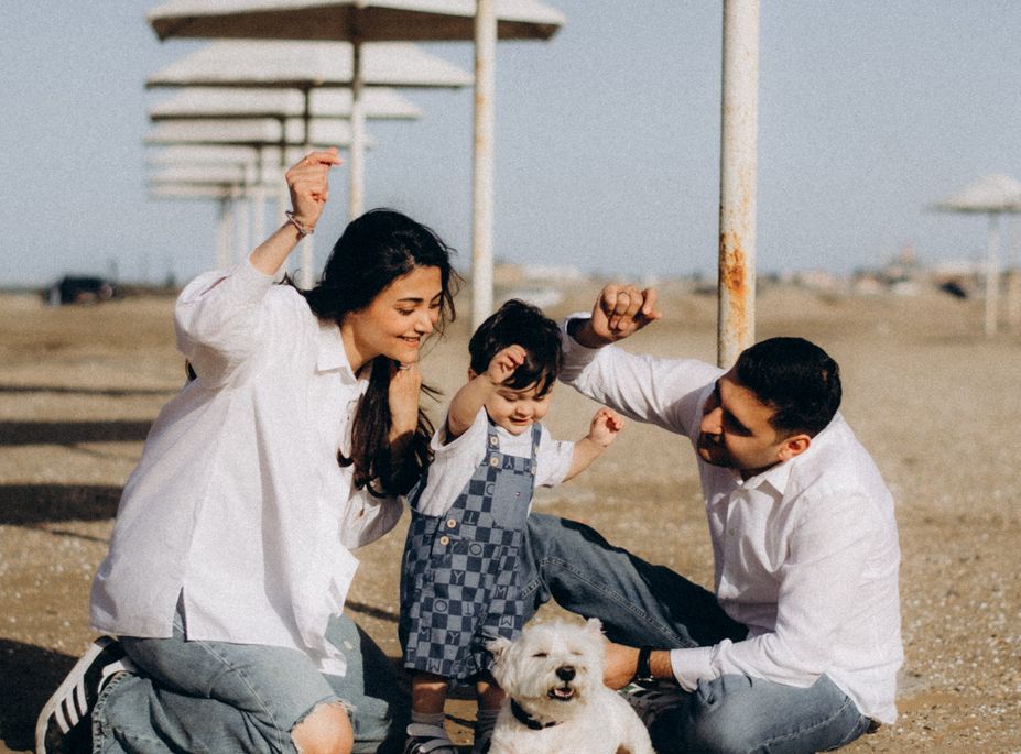 latina singles connecting on online dating platform