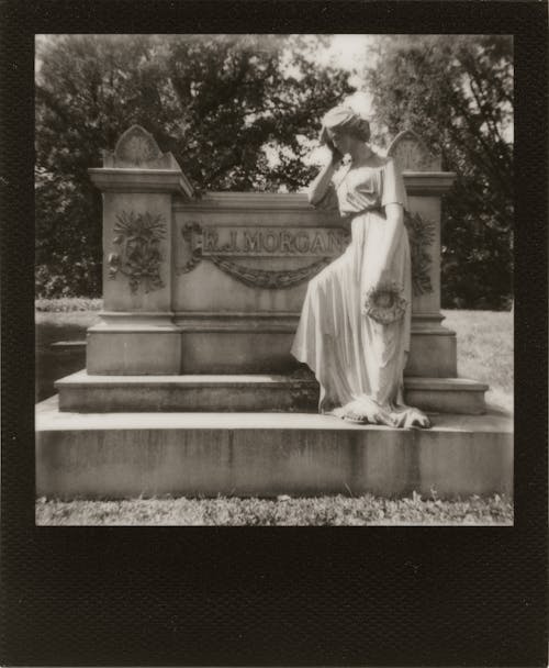 Free Woman Wearing Dress Statue Stock Photo