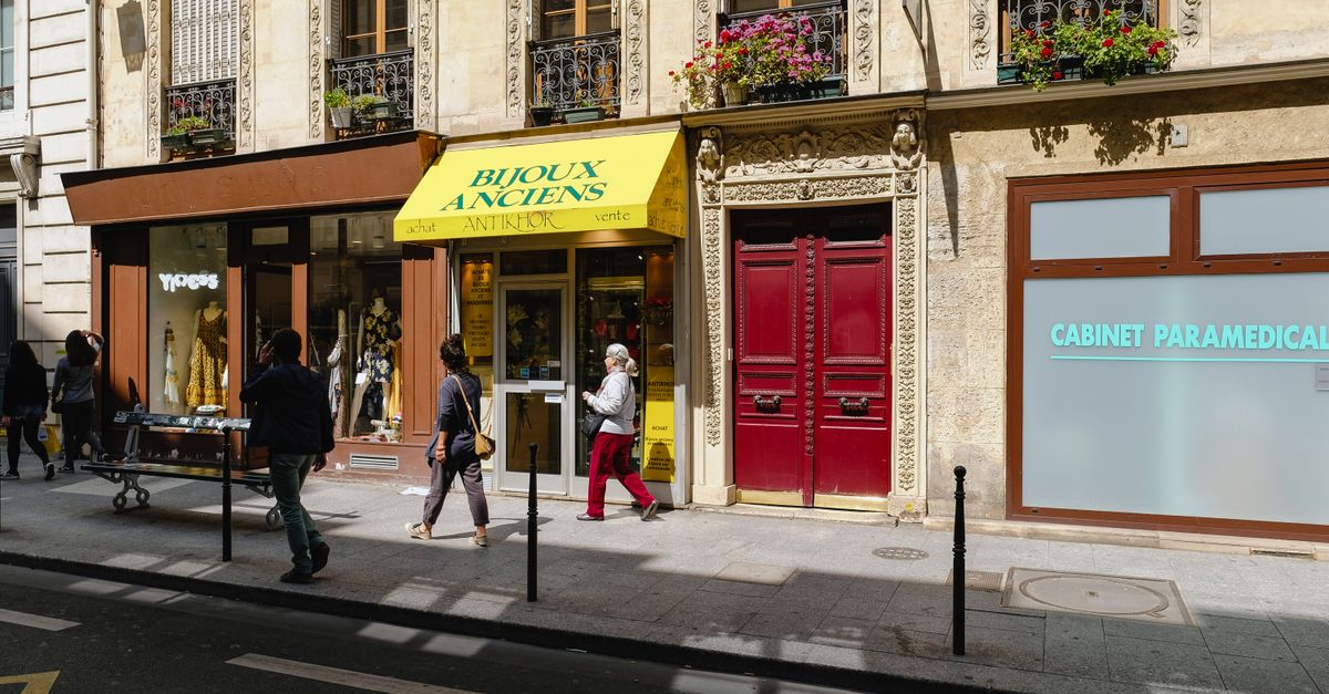 Comment bien évaluer la valeur d'une antiquité avant d'acheter
