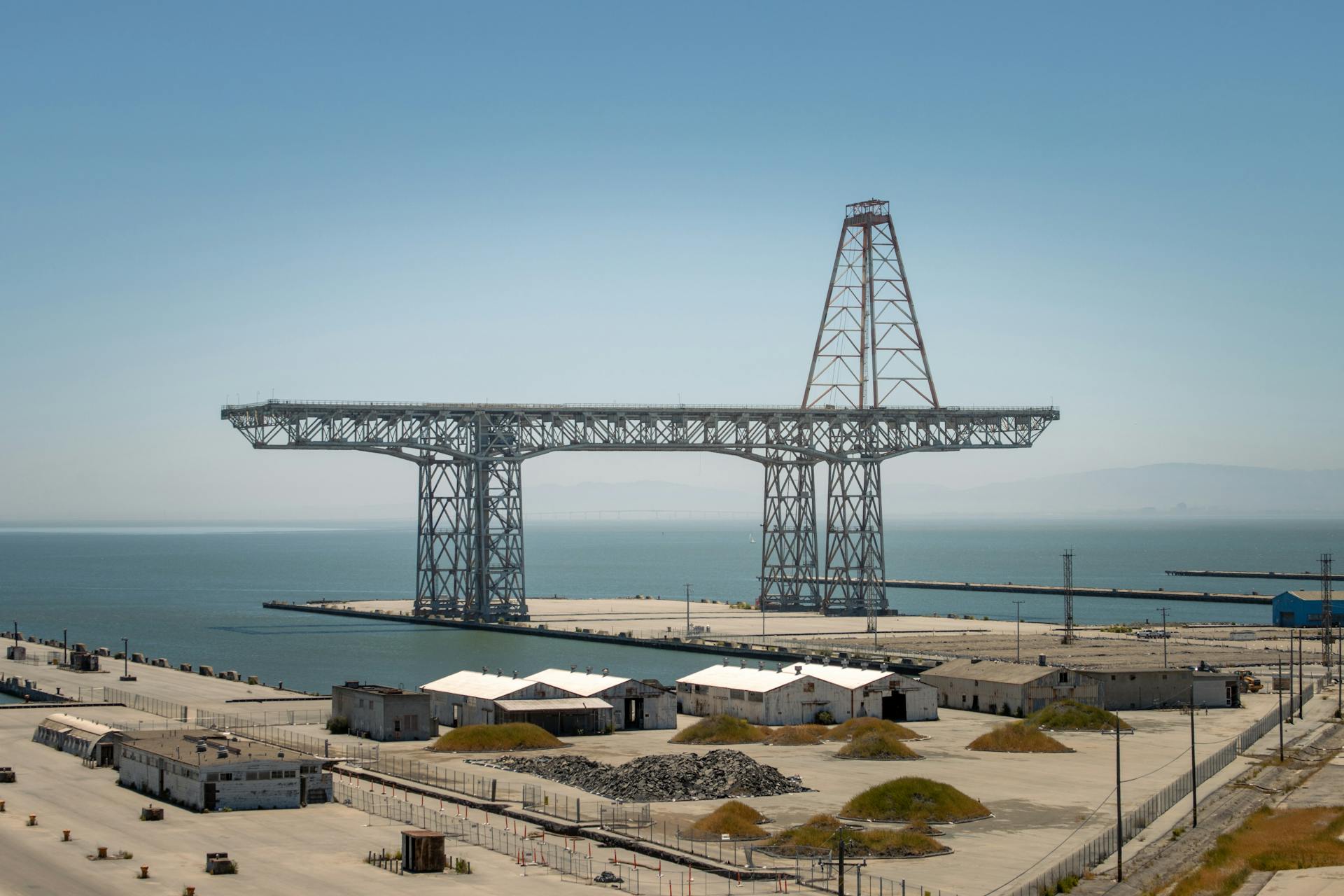Hunters Point Crane in San Francisco, USA