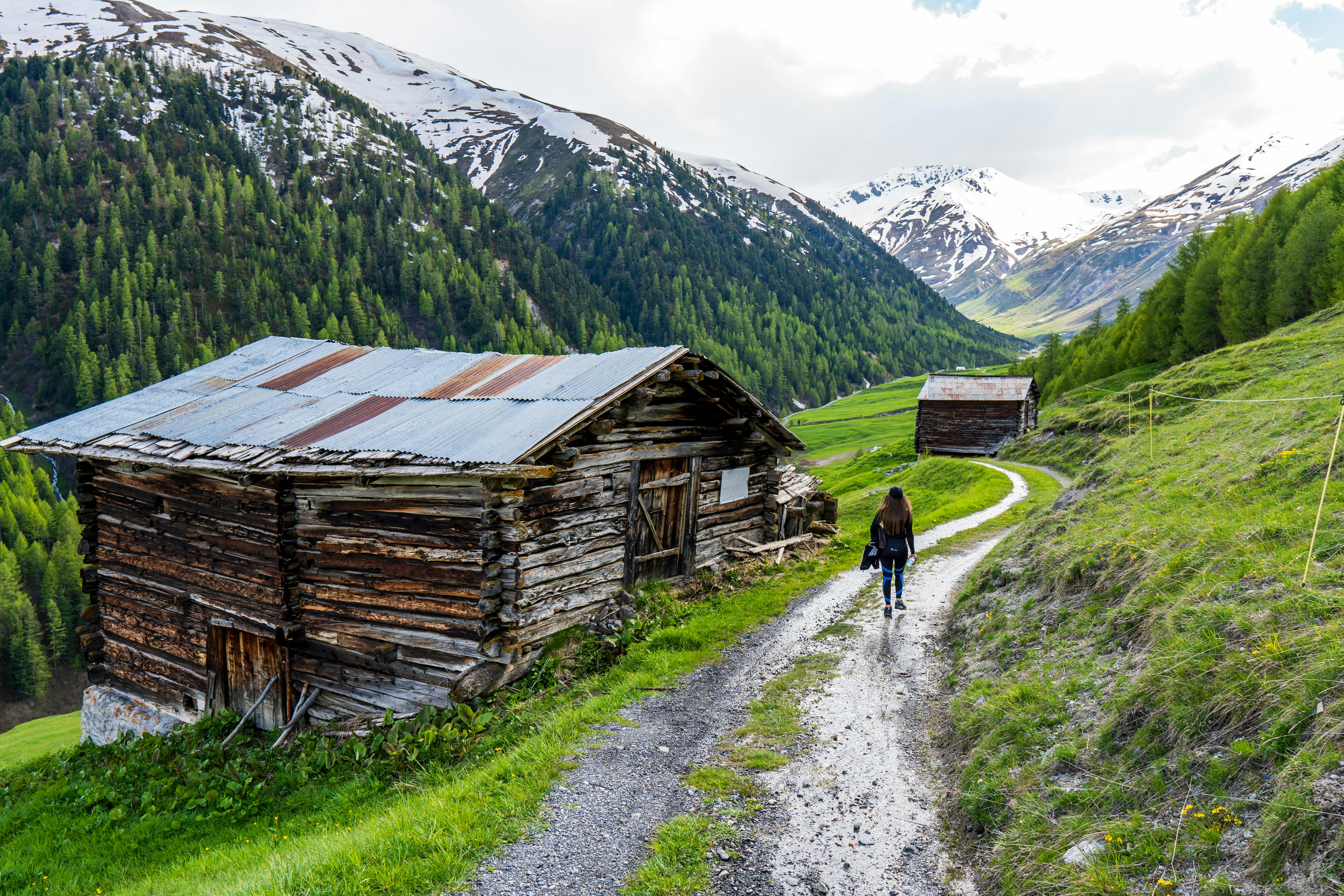 micro niche travel, off‑the‑beaten‑path trips, specialty tourism, niche adventure travel, hidden travel gems, boutique travel