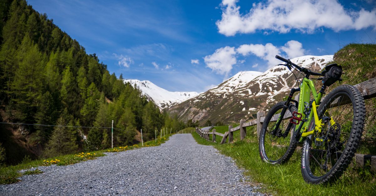 Les Avantages du Voyage en Vélo pour l'Écologie
