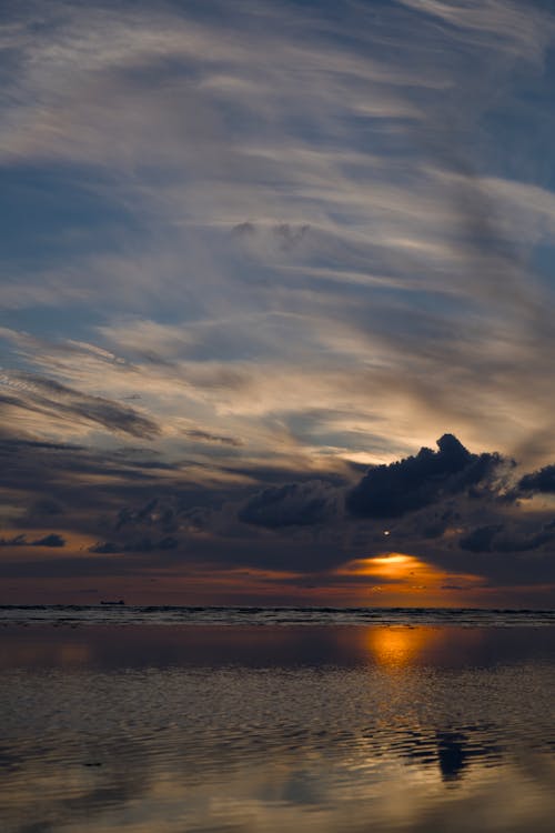 Photos gratuites de aube, ciel coucher de soleil, ciel nuageux