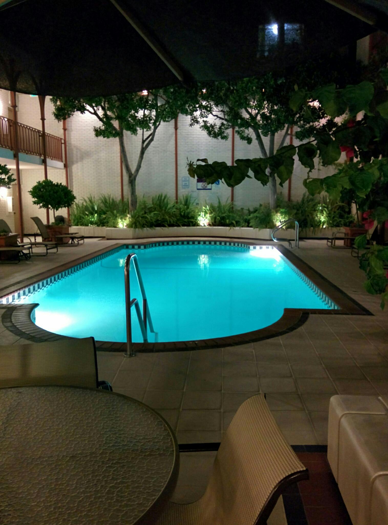 is it good to swim in a pool at night