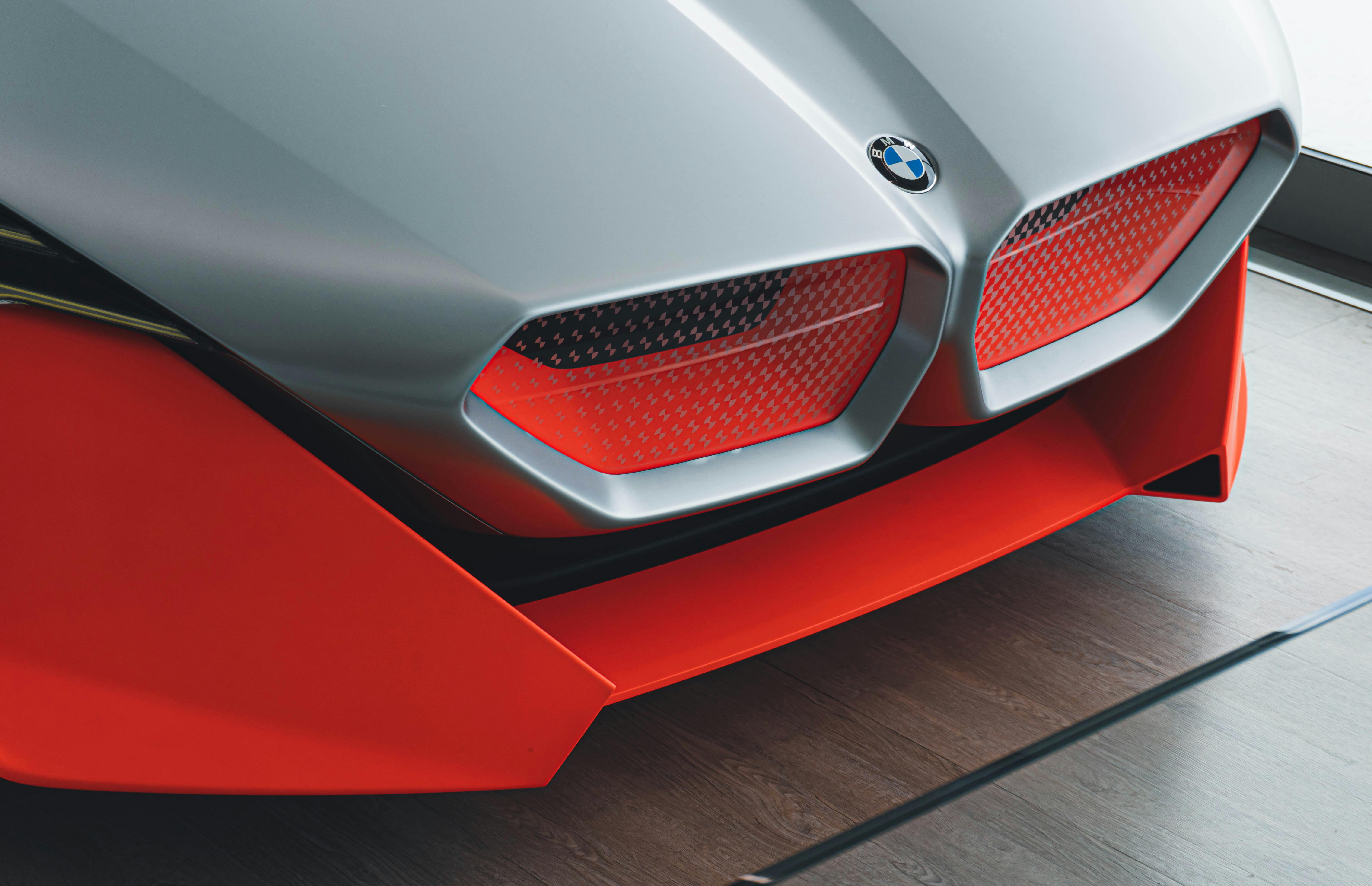 evs explained automotive innovation — Photo by Andrej Zsembi on Pexels