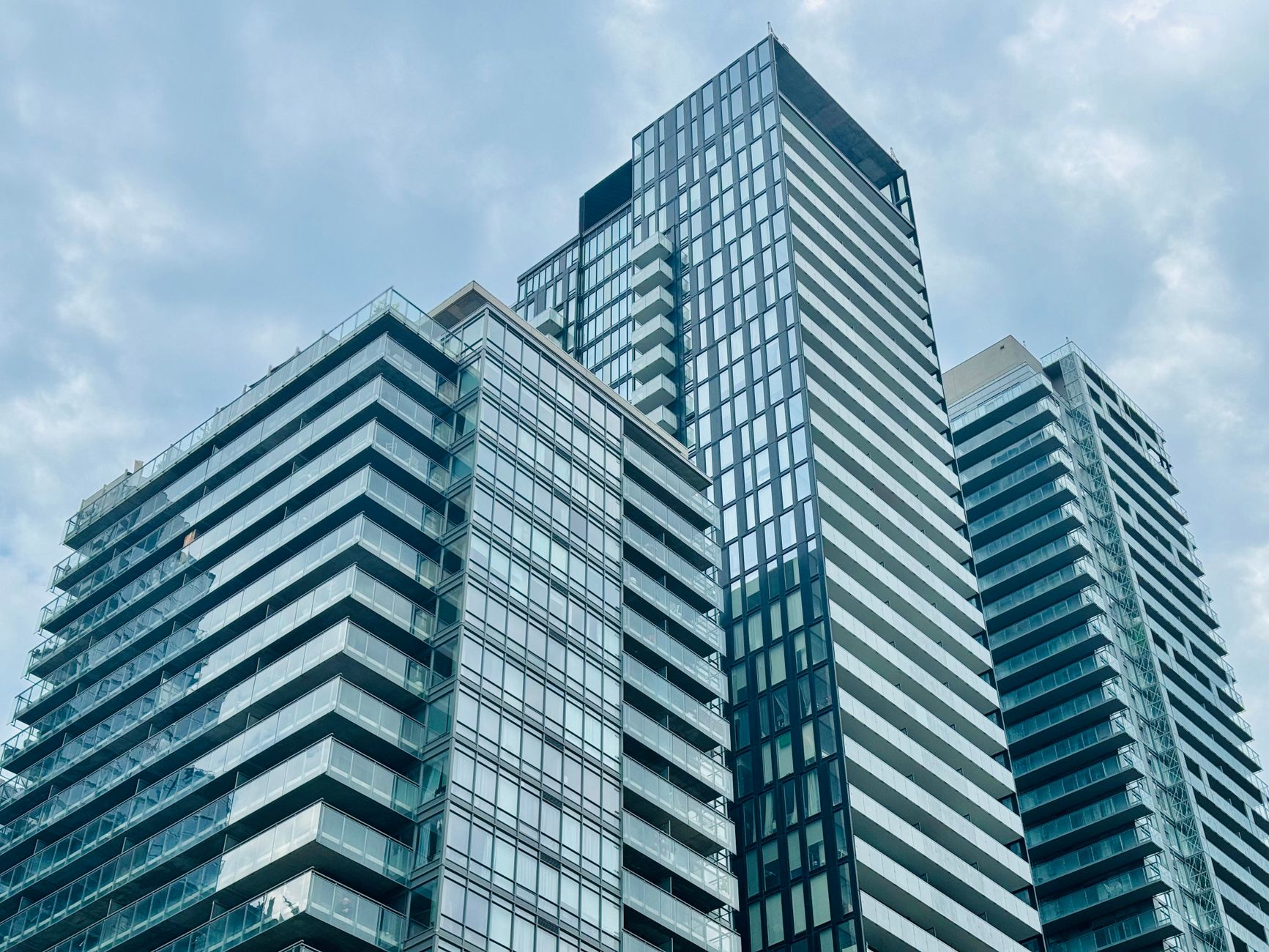 Condo Owners Cut Prices by $121K Amid Rising Fees in 2026