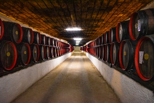 Lote De Barril Negro En Una Fotografía De Primer Plano De La Habitación