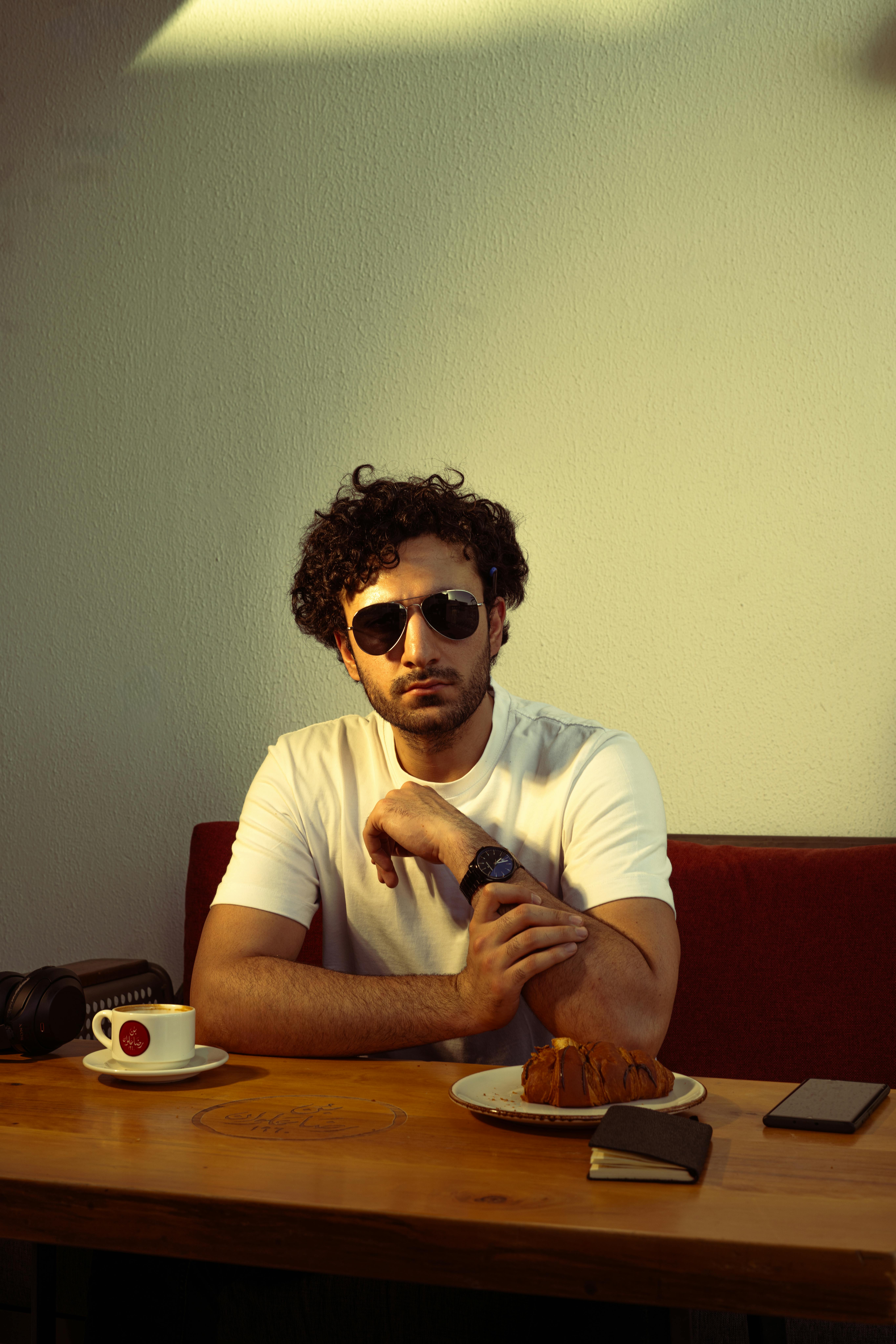 De franc Foto d'estoc gratuïta de adult jove, ambient de cafeteria, Àsia Foto d'estoc