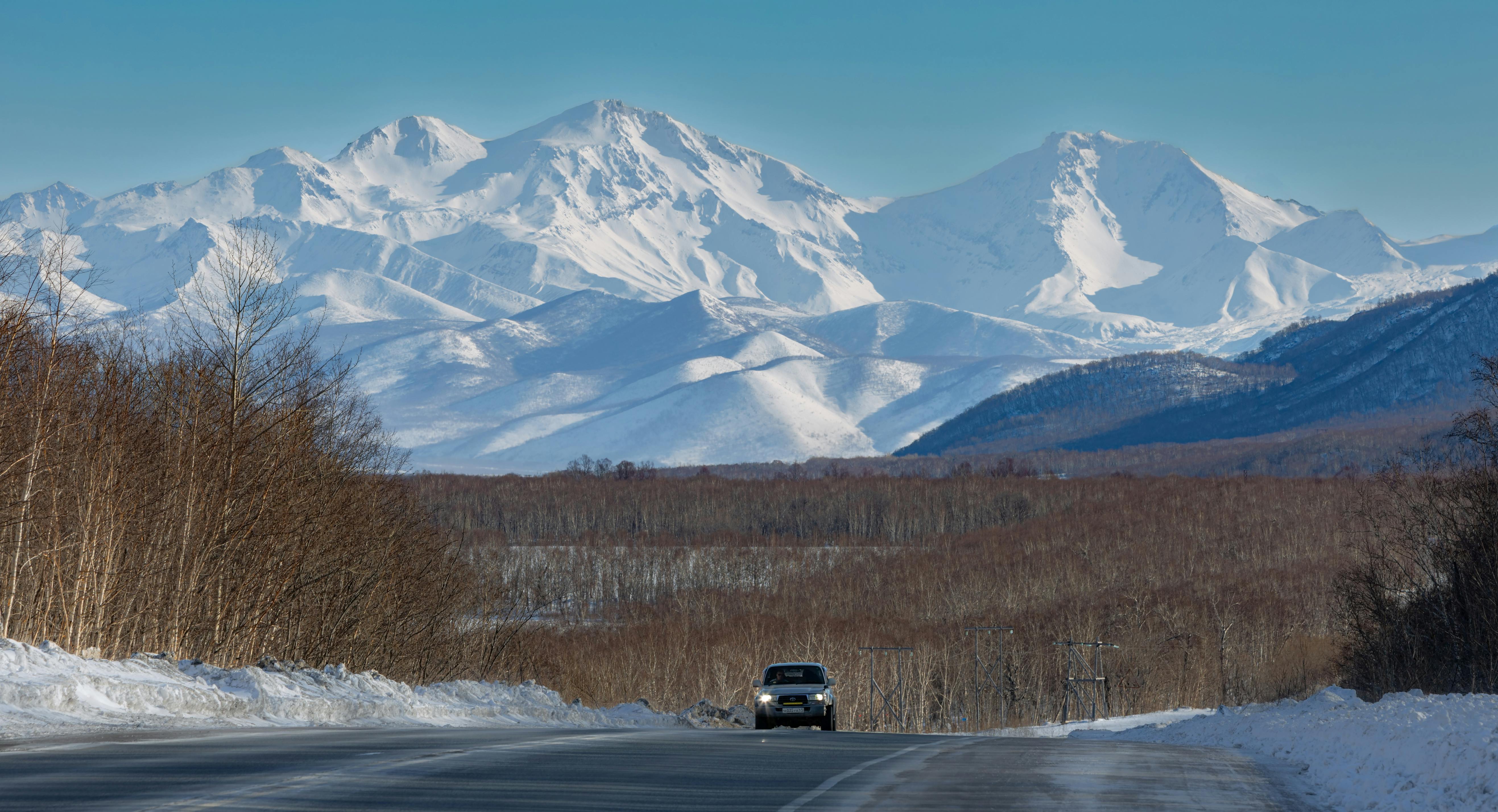 Toyota recalls 550,000 Highlander SUVs because seat backs may fail to lock — Photo by Александр Максин on Pexels