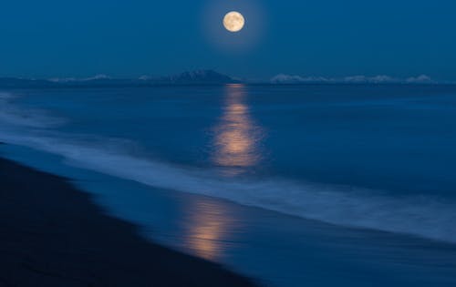 Kostnadsfri bild av bergen, fullmåne, hav