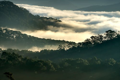 Vista Panorâmica Das Montanhas Durante O Amanhecer