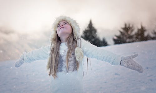 Mujer Joven, En, Nieve