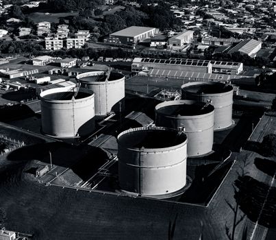 Uji tekan hydrotest tangki industri