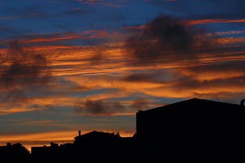 Ingyenes stockfotó city_skyline, felhők, felhők az égen témában