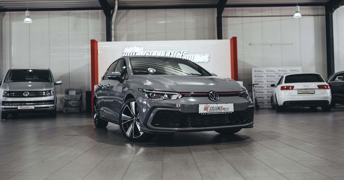 Global Auto Sales: Toyota Leads, Volkswagen Declines