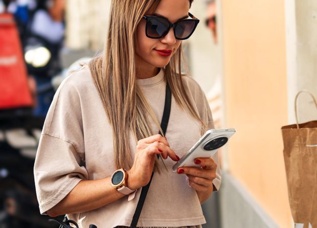 Online dating: starting a conversation on a niche platform