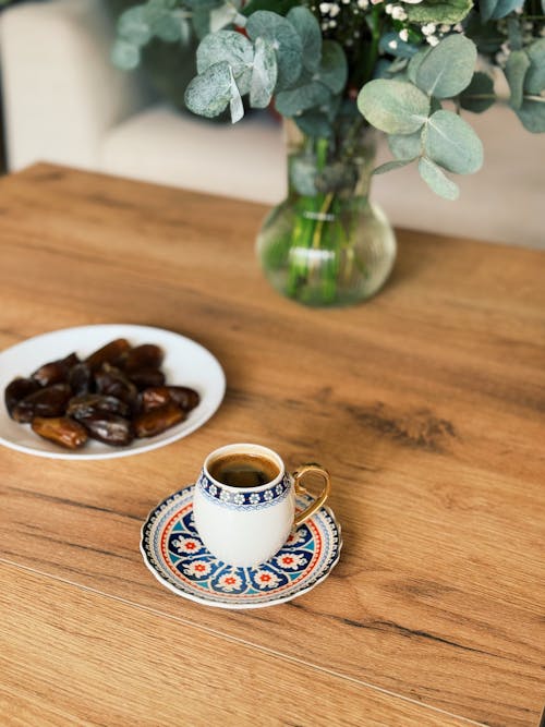bardak kahve, kahve fincanı, türk kahvesi içeren Ücretsiz stok fotoğraf