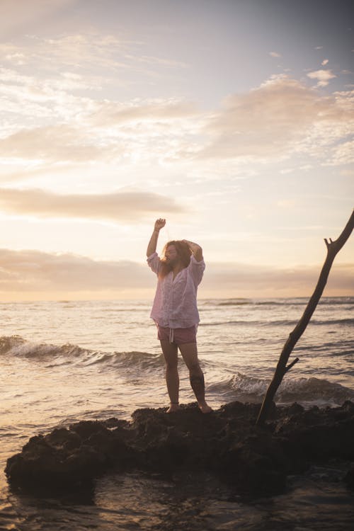 Photos gratuites de à la plage, communauté lgbt, couleurs du lever du soleil