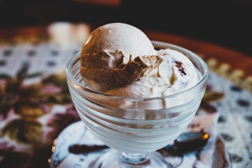 無料 アイスクリームのボウルのクローズアップ写真 写真素材