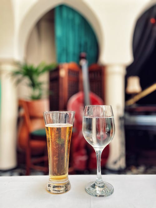 Kostnadsfri bild av bar, bord, champagne