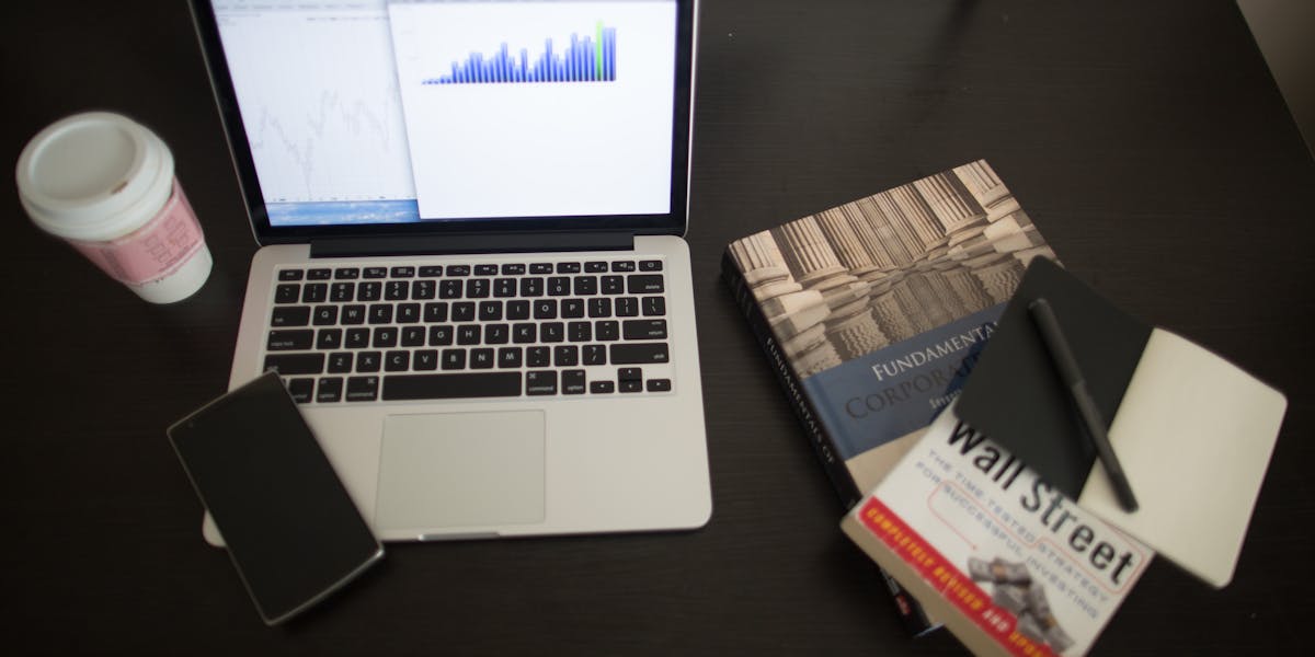 Fee Impact: ETF Expense Ratio vs Mutual Fund - Which is Better?