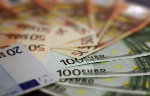 Gratis Abanico De Billetes En Euros Surtidos Foto de stock