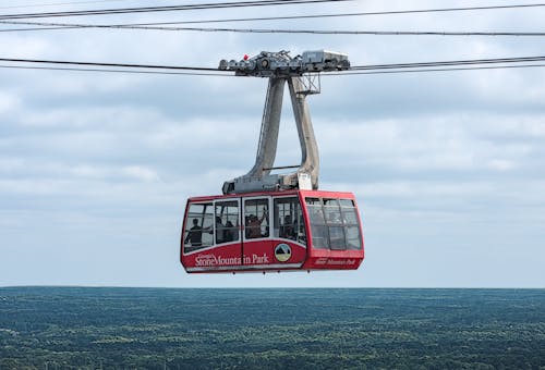 Kostenloses Stock Foto zu abenteuer, abenteuerfahrt, aerial straßenbahn