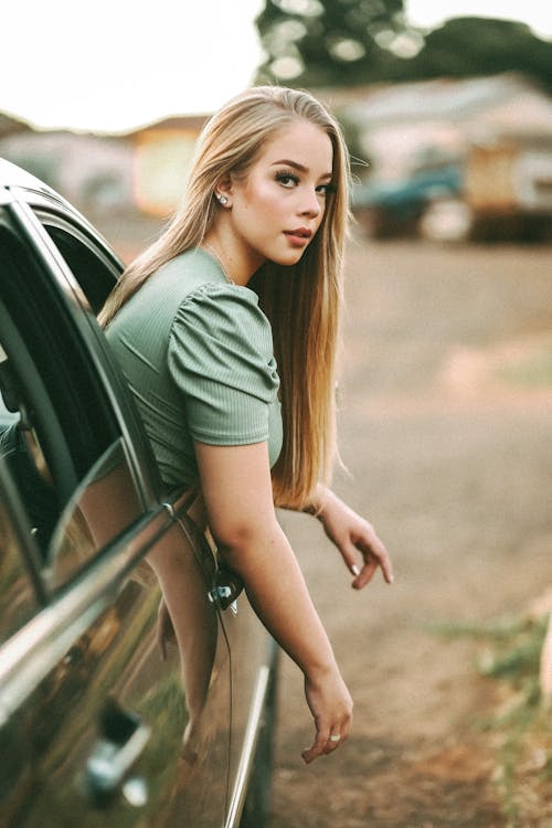 Fotos de stock gratuitas de adolescente, adulto, al aire libre